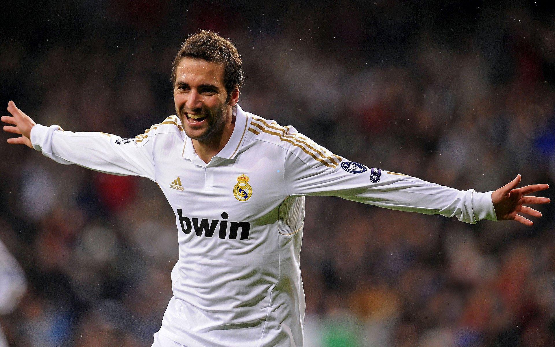 莫德里奇坦言,历史最佳球员属于马拉多纳,梅西与C罗均非首选