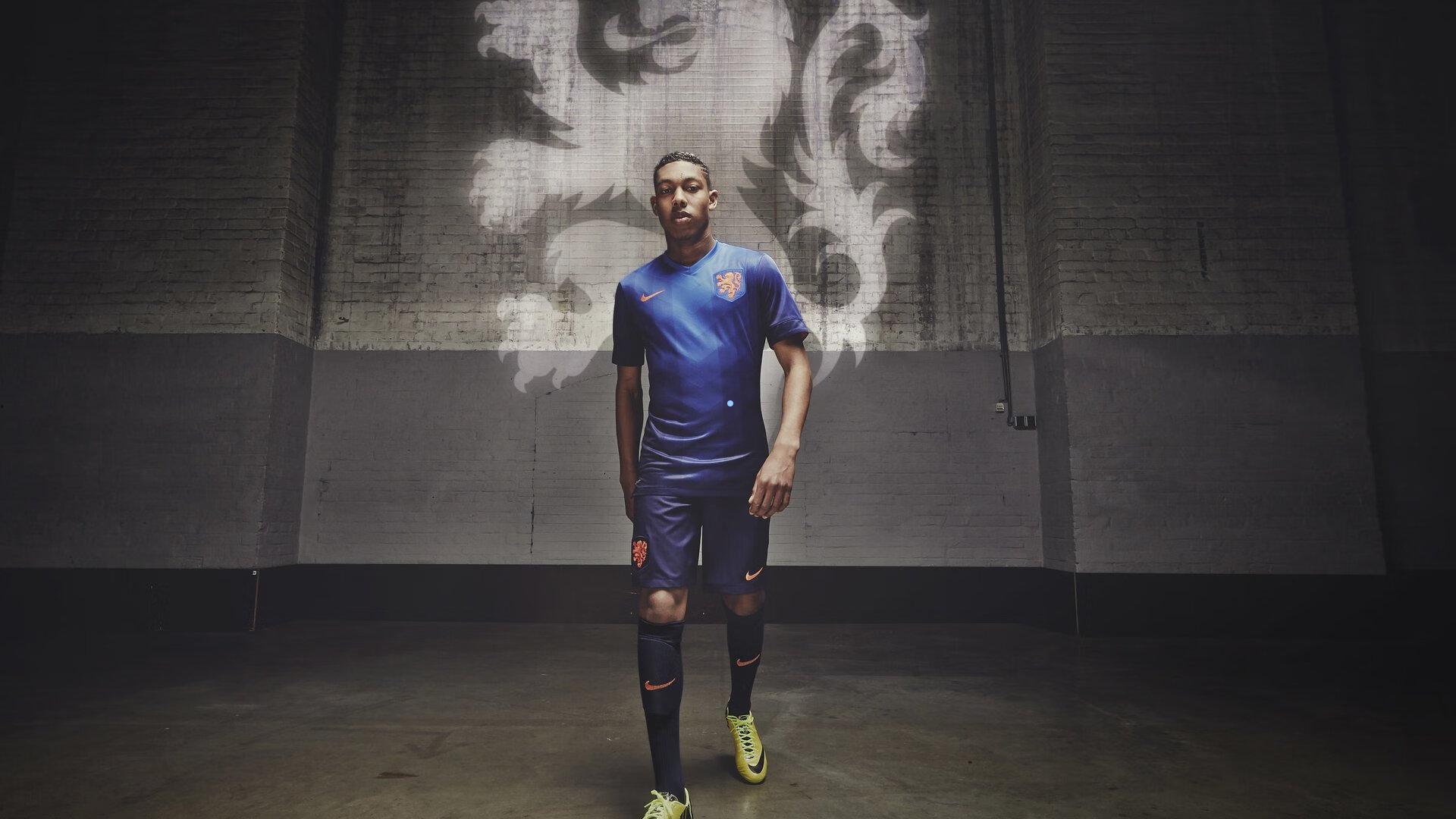 王宝山领军广东队志在省港杯三连冠，粤港足球传奇再续新篇